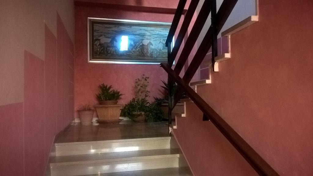B&B Acquaria Авеццано Экстерьер фото